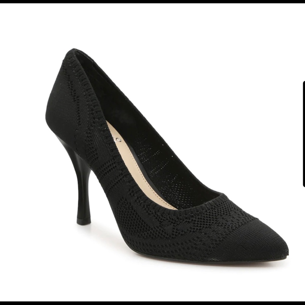 Vince Camuto Black pointed heel